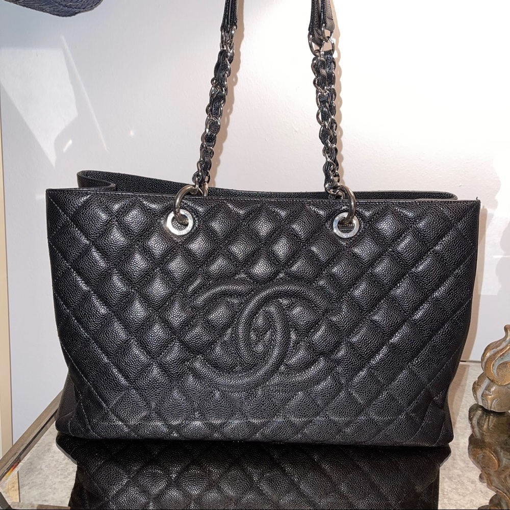 CHANEL Handbag